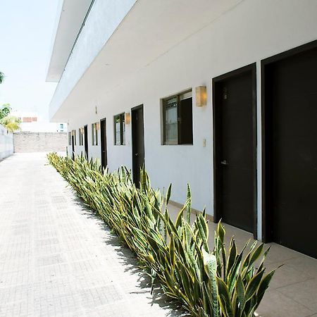 Suites Real Tabasco فيلاهيرموسا المظهر الخارجي الصورة
